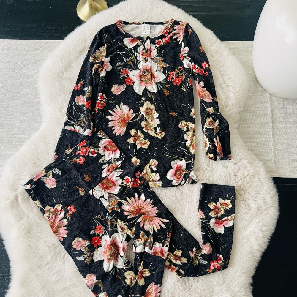 LOU LOU 2-piece set top and bottoms sz 3t